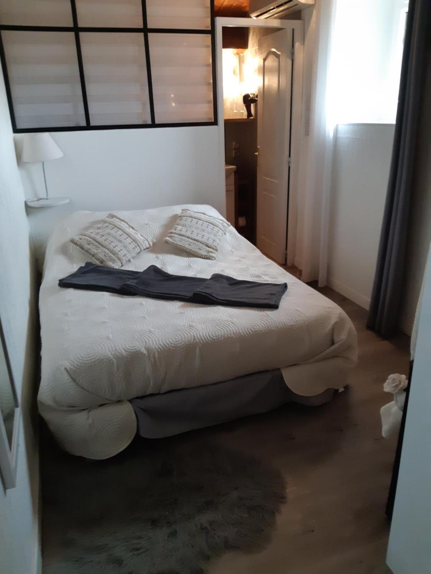 L'Armourier Bed & Breakfast Largentiere Room photo